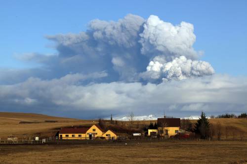 Guida al vulcano Eyjafjallajoekull, che ha messo a terra l'Europa