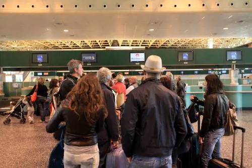 Malpensa e Linate, atterrati o decollati solo 32 aerei. Poi il nuovo stop