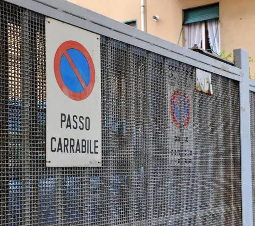 Provincia condannata per tasse illegittime sui passi carrabili