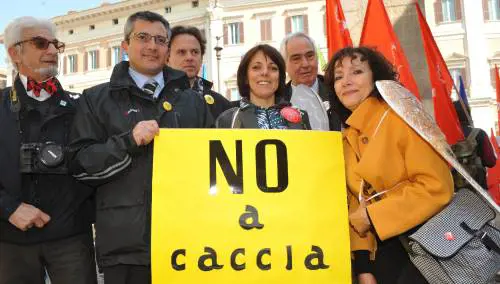 Caccia, deroga di 10 giorni: maggioranza divisa