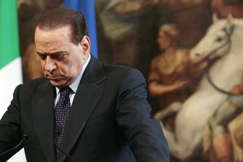 Pdl, in direzione il duello con Fini 
Berlusconi: "Correnti sono metastasi"