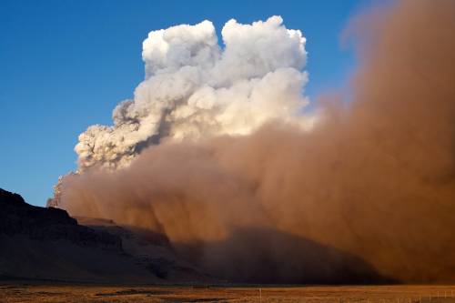 Vulcano, aerei bloccati in Norvegia e in Svezia