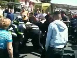 Ambulante senegalese 
arrestato a Cagliari 
Folla lo difende: lasciatelo