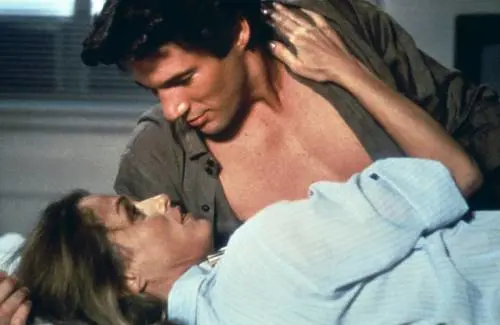 Donne a caccia di italian gigolò 
Ecco la nuova frontiera del web