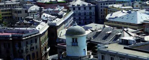 Bandiera, crocifisso e liti: il Municipio va in confusione