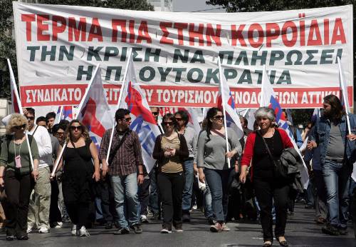Grecia, Germania: "Niente aiuti Ue senza tagli" 
Atene preoccupata per rimborso da 9 miliardi