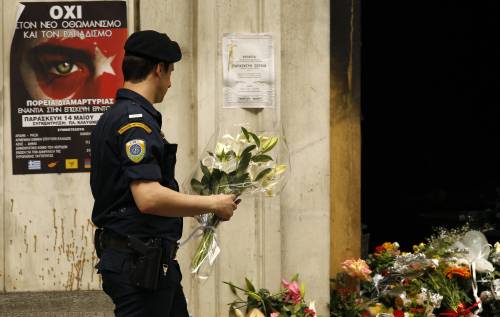 Grecia nel caos, continuano le proteste 
Il presidente: "Noi sull'orlo dell'abisso"