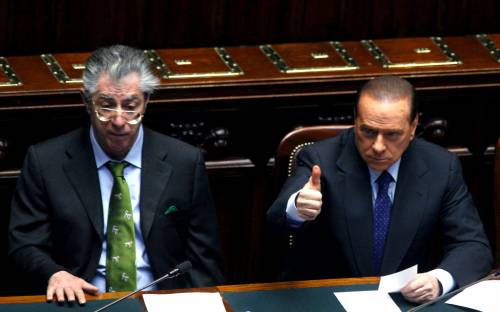 Berlusconi: "Il mio interim sarà brevissimo" 
La Lega si candida, ma La Russa frena