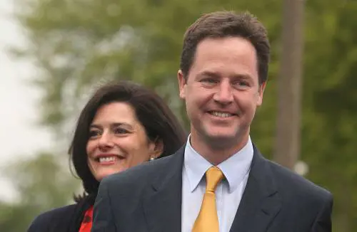 La sorpresa lib-dem Nick Clegg delude