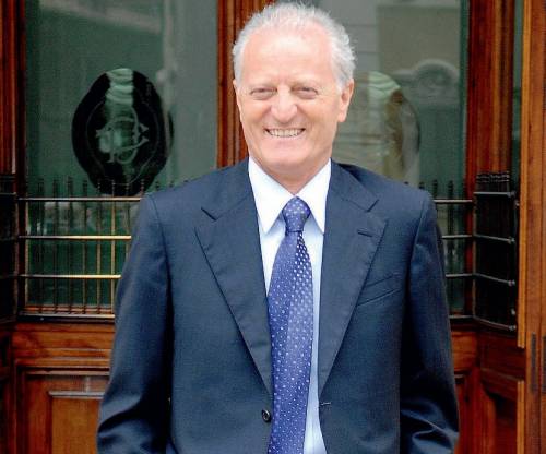 Versace piega in tribunale i taroccatori Usa