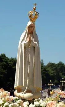 La Madonna pellegrina di Fatima arriva in elicottero a Santa Zita