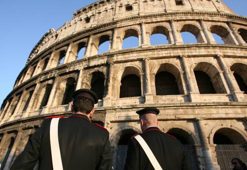 Il Colosseo perde pezzi: 23 milioni per salvarlo