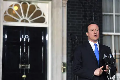 Cameron: "Io e Clegg metteremo da parte le differenze per il bene del Paese"
