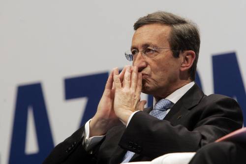 Da Fini no a Verdini: "Prima risposte politiche" 
Il premier: "Basta divisioni, serve un Pdl unito"