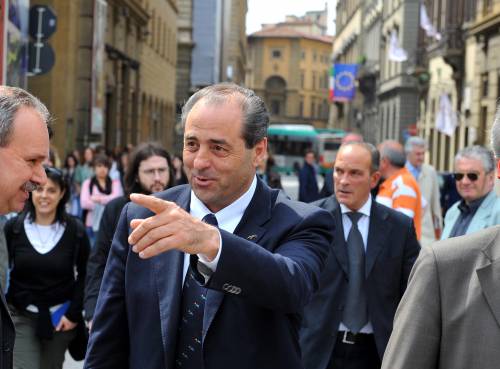 "Cricca", Di Pietro convocato dai pm a Firenze 
Arrestato un fedelissimo di D'Alema in Puglia