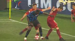 Balotelli insiste su Totti: 
"Suo insulto mi ha ferito"