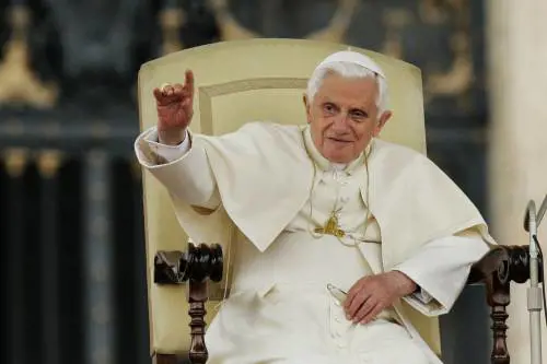 Benedetto VXI: "L'Europa 
corre rischio dell'amnesia 
delle sue radici religiose"
