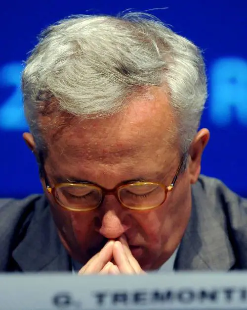 Finanziaria, il Cav e i ministri contro Tremonti