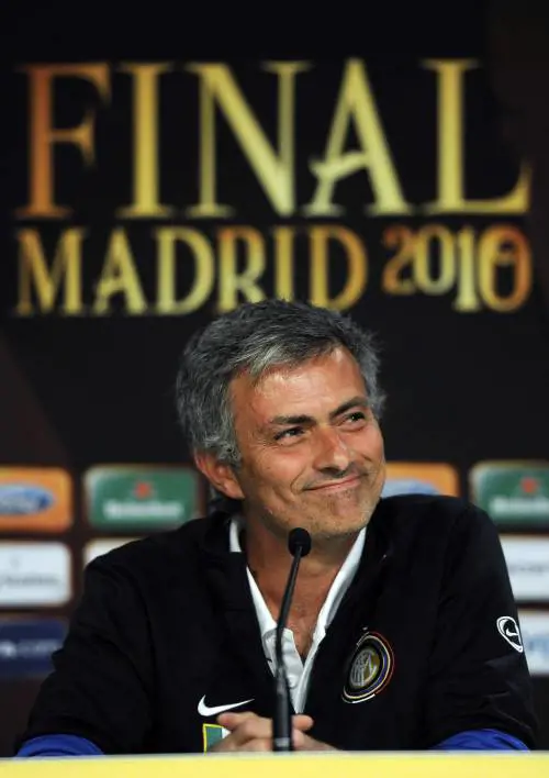 Inter, è l'ultima notte 
Van Gaal su Mourinho: 
"Lui era il mio assistente"