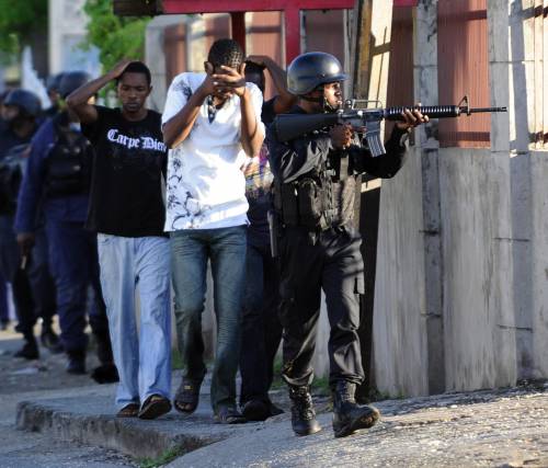 Giamaica, caccia a narcotrafficante: 31 vittime