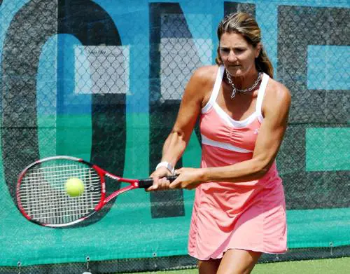 Lagguerrita racchetta silenziosa di Barbara