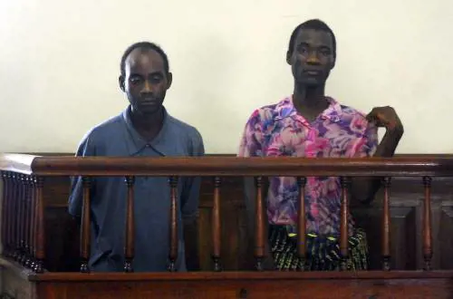 Malawi, graziata una coppia omosex