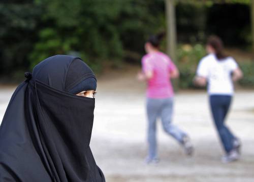 Salute, donne islamiche dal medico?  
Solo se dà il consenso il loro imam