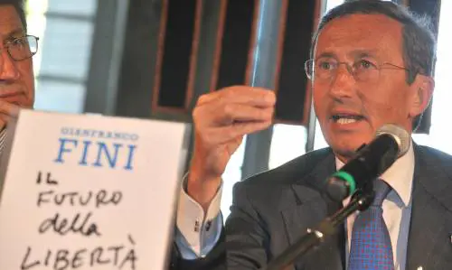 Alla corte di Fini  tra ex An e «sinistri»