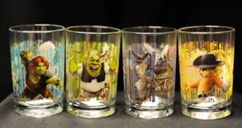 McDonald, bicchieri di Shrek tossici: ritirati
