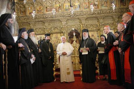 Cipro, il Papa ai cristiani: 
"Importante non lasciare 
la zona del Medio Oriente"
