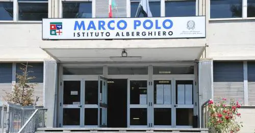 La bravata dei bulli costa cara a tutta la classe