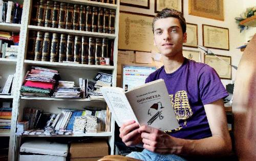 Tutti in fila per farsi pubblicare 
dall’editore che ha 18 anni