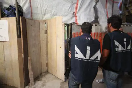 Camorra, undici arresti 
contro clan dei Casalesi 
Presa moglie di un boss