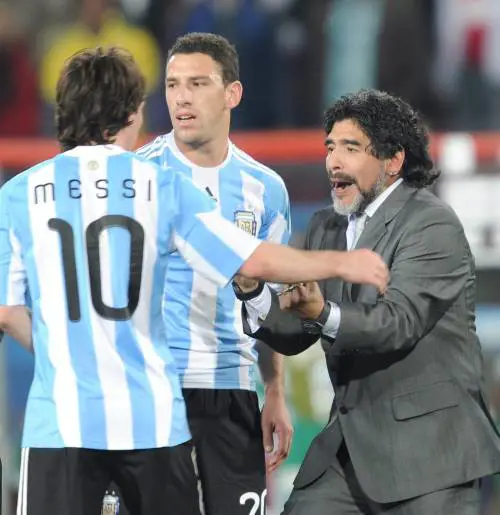 Maradona più bello dell'Argentina, Messi fa lo sprecone