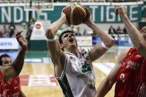 Basket, Milano ci crede 
Alla fine Siena decolla