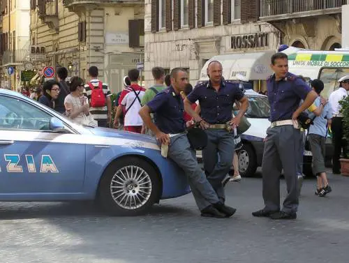 Molotov alla Federico II di Napoli. A fuoco uffici universitari