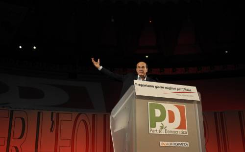 Manovra, a Roma in onda la sceneggiata del Pd 
Bersani: "Questa crisi la paghino anche i ricchi"