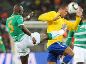 Brasile spettacolo: Costa d'Avorio distrutta 
Doppio Luis Fabiano più Elano: finisce 3-1