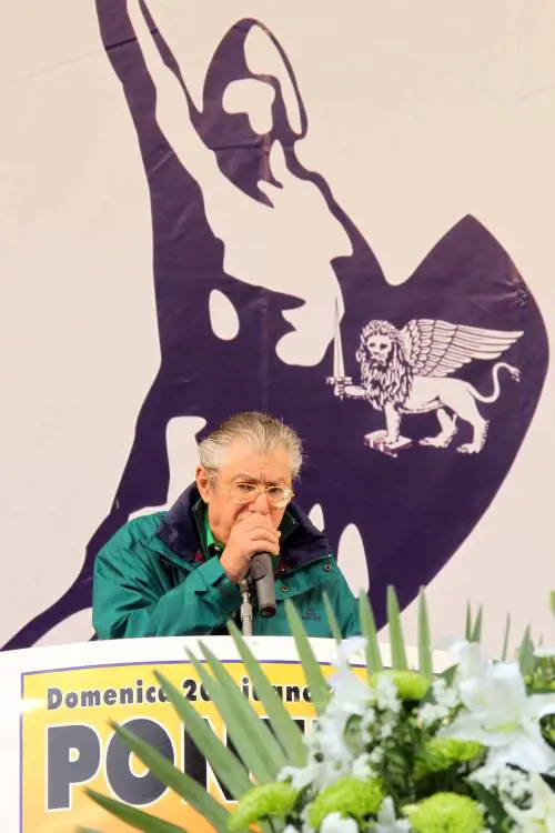 Bossi: "Slovacchia? Tanto la comprano". Ira Figc