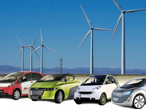 Milano, l'alba dell'auto elettrica