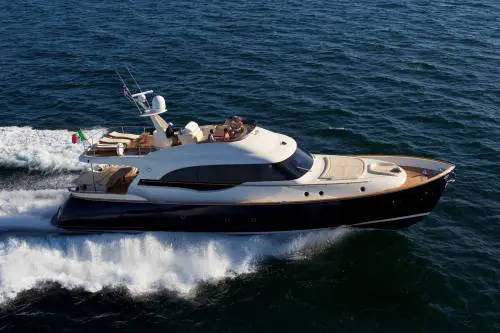 Ecco "Dolphin 74’ Cruiser",
l’ammiraglia di Mochi Craft 