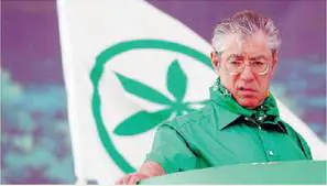 Bossi scarica Aldo: "Problema del Pdl". E lui: "Una montatura, in aula a luglio"