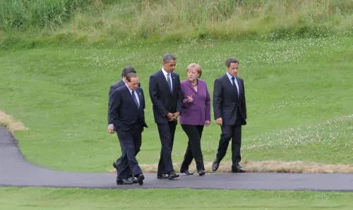 Vertice G8: "Ripresa globale ancora fragile" 
Preoccupazione per il nucleare di Teheran