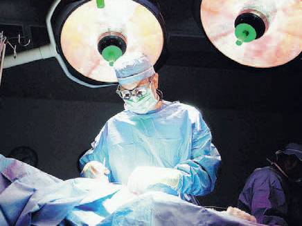 Muore in ospedale dopo 11 ore di lavoro