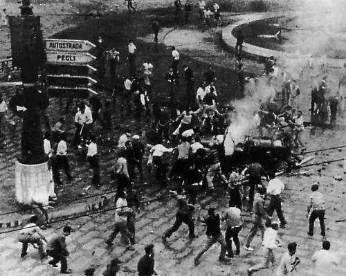 «Un portuale mi minacciò mettendomi il gancio al viso»