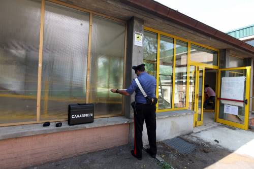 Tragedia nel Bolognese, 
cade dal tetto della scuola 
Ragazzo in coma: è grave