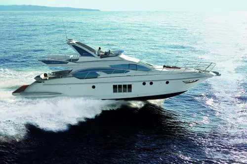 Azimut vara il nuovo 64' e apre un cantiere in Brasile