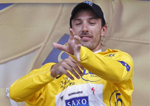 Tour, Cancellara in maglia gialla