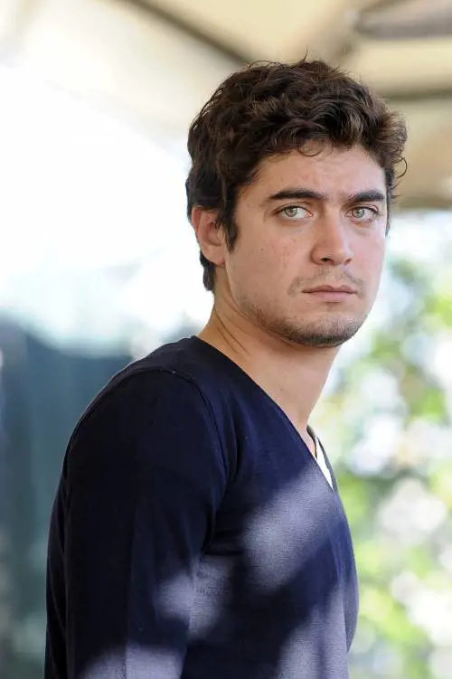 Scamarcio deluso dal cinema s’inventa detective televisivo