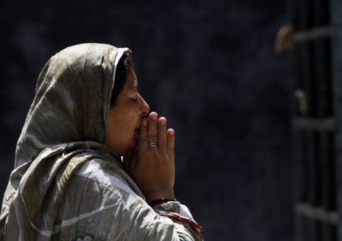 Pakistan, madre e figlia 
spogliate e picchiate  
per una questione d'onore